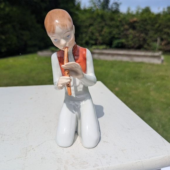 Herend Hungarian China child Magyar boy playing flute porcelain figurine - Picture 4 of 5